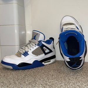 7/10 condition motorsport jordan 4 in size 8.5